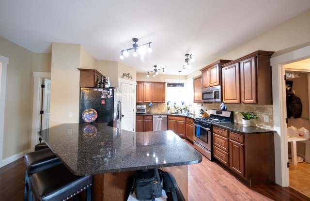15615 Dunberry Way Gallery 4
