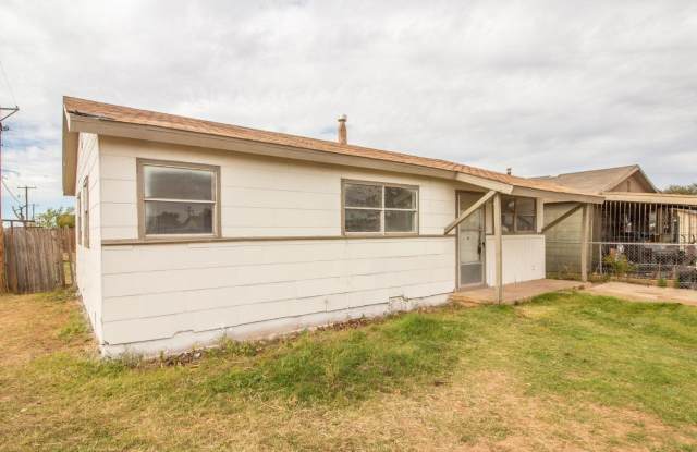 824 Vanda Avenue - 824 Vanda Avenue, Lubbock, TX 79403
