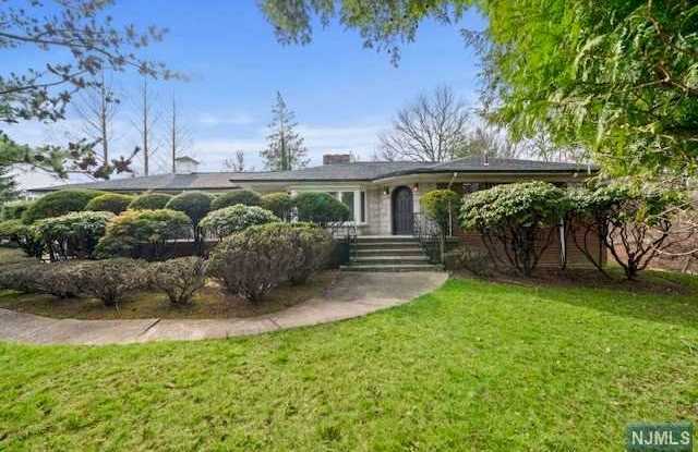 35 Old Dock Road - 35 Old Dock Road, Alpine, NJ 07620