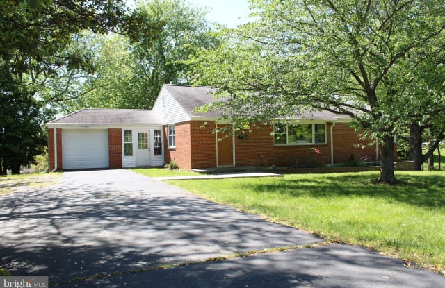 3906 SLEEPY HOLLOW - 3906 Sleepy Hollow Rd, Annandale, VA 22003