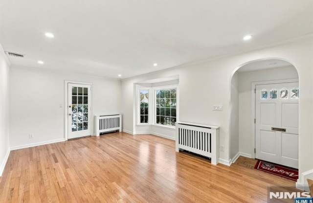 16 Hillcrest Road Gallery 2