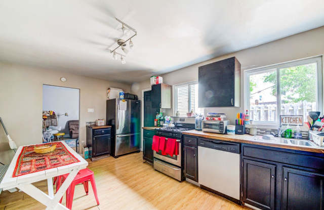 Available August - 3 Bedroom Home in South Side Slopes! - 2318 Leticoe Street, Pittsburgh, PA 15203