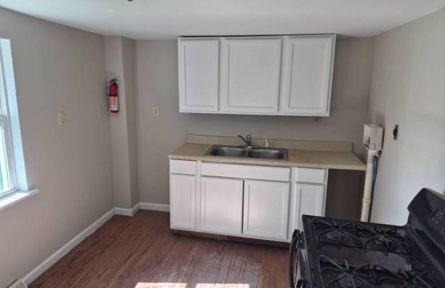 2-bedroom, 1-bathroom single-family home located in Chambersburg Borough Gallery 3