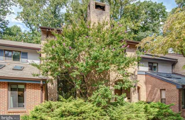 5707 WATERS EDGE LANDING Court Gallery 2