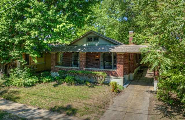 Updated 3 bed/1 bath - walk to Crosstown Concourse photos photos Updated 3 bed/1 bath - walk to Crosstown Concourse photos photos