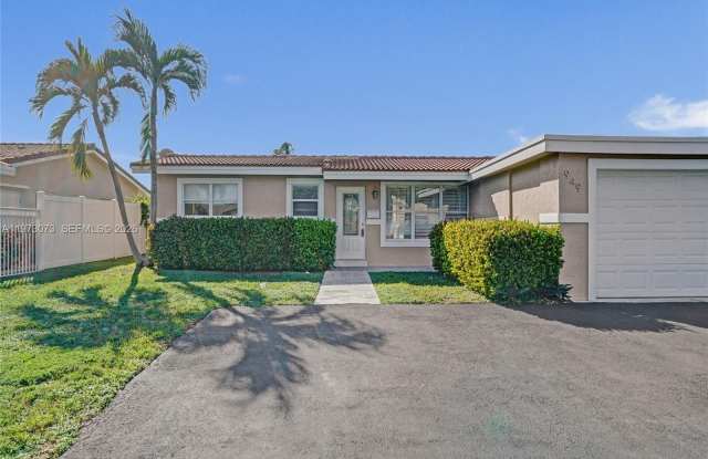 949 SE 10th Ct photos photos