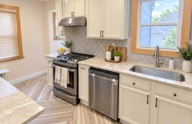 22 Meeker Pl- Unit A Gallery 3