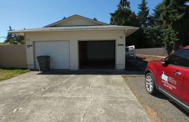 APPLICATION PENDING**Beautiful Duplex** photos photos