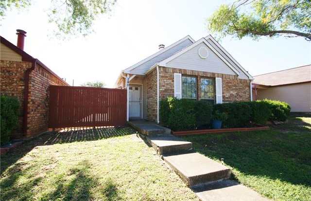 240 Teakwood Lane - 240 Teakwood Lane, Lewisville, TX 75067