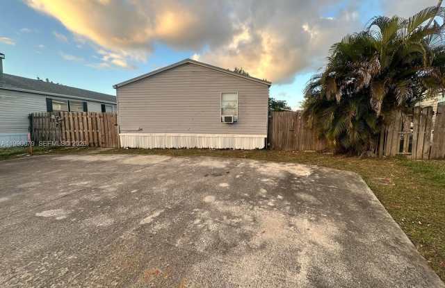 11863 Atlantic Cir photos photos