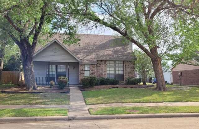 565 Fisher Drive - 565 Fisher Drive, Allen, TX 75002