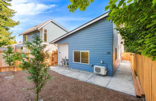 Live in the Heart of North Seattle – 2-Bedroom Home! photos photos