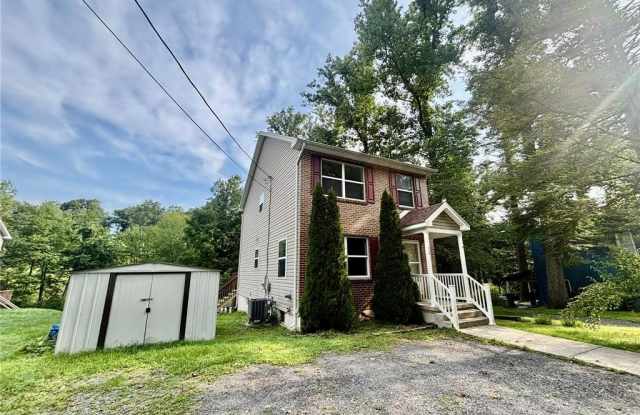 114 Frog Hollow Lane Gallery 1