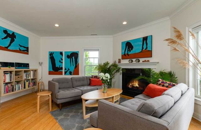 418 GARDENIA DR Gallery 3