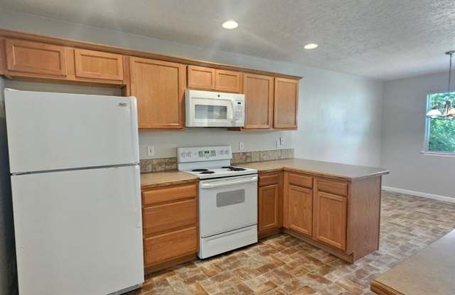 Move in Special! 3 Bedroom House in Caldwell - Short term lease Gallery 3
