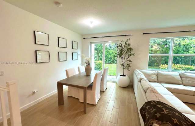 9045 Zevon Court Gallery 3