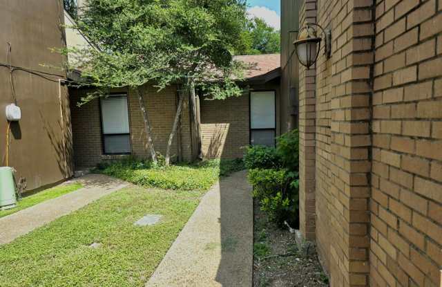 Move In Special $500.00 Security Deposit /$500 Rent To Move In photos photos