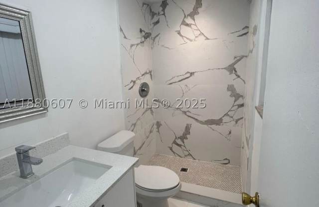 222 SW 8th St Gallery 3