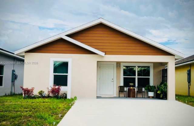 1434 Las Villas Blvd photos photos