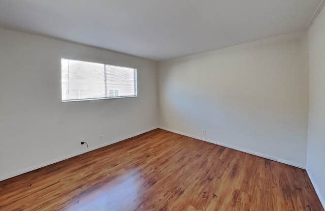 Walnut Creek 1/1 Condo Available Now! Gallery 4