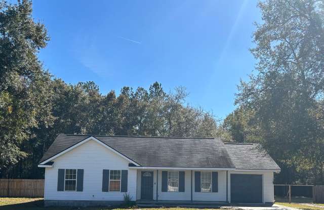 3-Bedroom, 2-Bath Home on almost an 1 Acre – Pet-Friendly! - 108 Ellis Drive, Effingham County, GA 31326