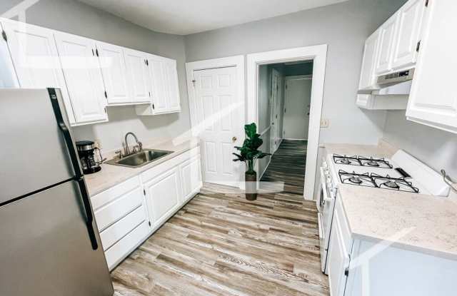 Nicely renovated 2 bed unit near Harvard and the river! photos photos
