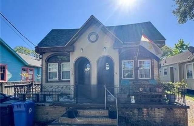 1221 POLAND Avenue photos photos