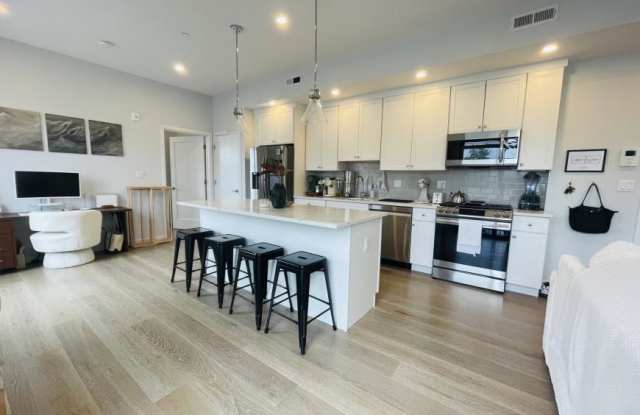 405 Pleasant St. photos photos