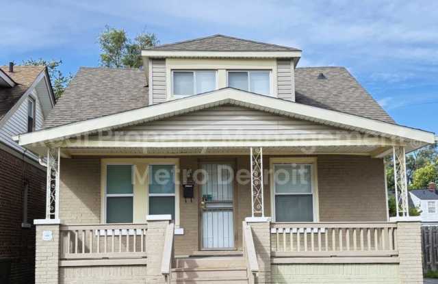 Spacious 5-Bedroom Home with Fenced Backyard in Detroit, Michigan Gallery 1