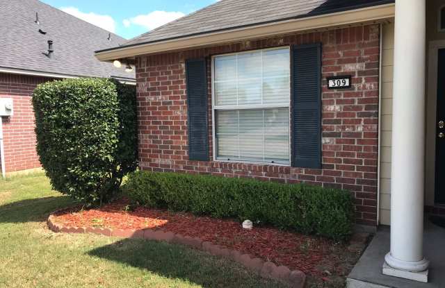 Close to Barksdale Air Force Base... - 309 Columbia Circle, Bossier City, LA 71112