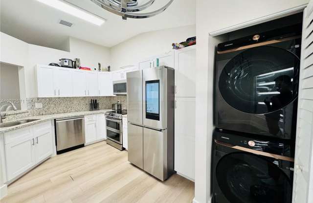 1480 Sweetbay Way, Hollywood, FL 33019 Gallery 3