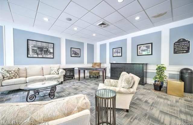 35300 Woodward Avenue Gallery 4