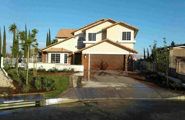 17925 Ferndell Ln - 17925 Ferndell Lane, Spring Valley Lake, CA 92395