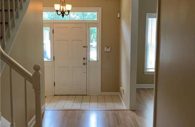 9455 Knollcrest Boulevard Gallery 2