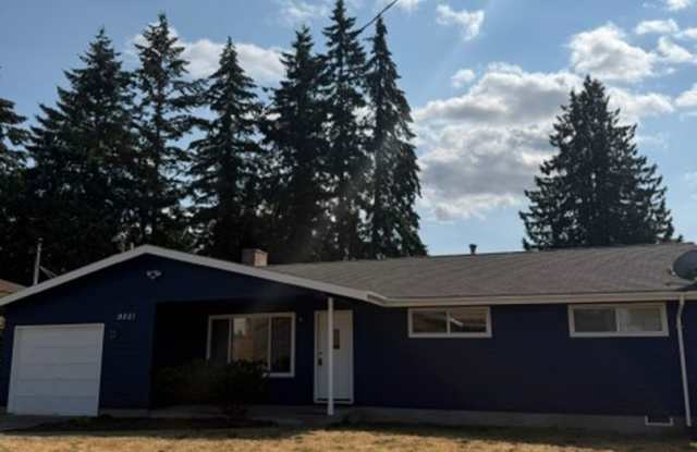 Fantastic 3bd, 1.5ba Rambler Available with Huge Yard! Gallery 1
