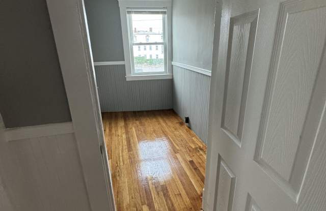 19 Union Street - 19 Union Street, Lowell, MA 01852
