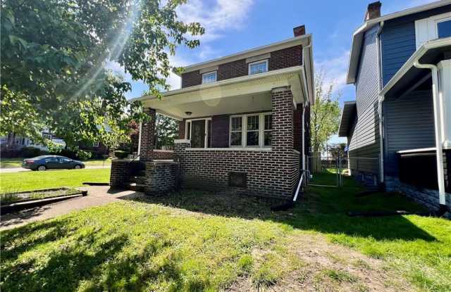 124 E Wallace Ave photos photos