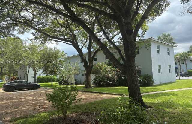 7740 SW 54th Ct Gallery 1