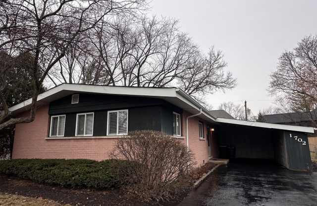 1702 W Oakton Street photos photos