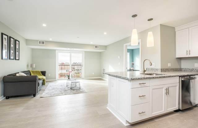 450 American Legion Highway - 506 photos photos