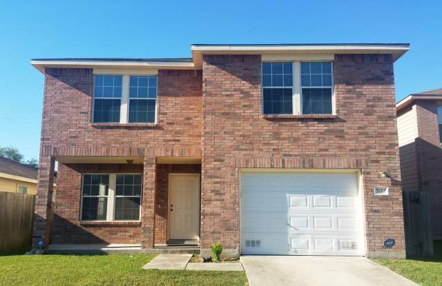 Large 5 bedroom 2.5 bath fresh paint, new flooring and new appliances photos photos