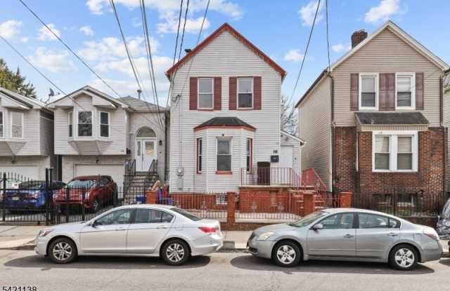 16 Hinsdale Pl photos photos