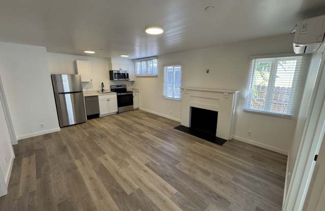 1327 Cacique Street - A Gallery 2