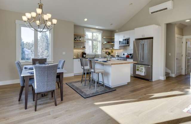 Furnished West Bend Home Available October  November photos photos