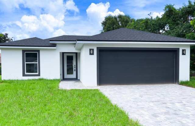 22 HEMLOCK RADIAL LANE - 22 Hemlock Radial Lane, Marion County, FL 34472