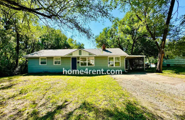 Ranch Style Home in KCMO w/ LVP Floors, SS Appliances and a Fenced Yard! - 11211 East 49th Street South, Kansas City, MO 64133