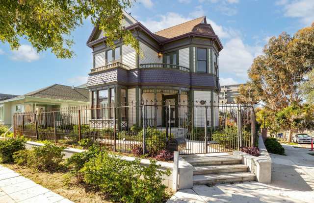 Beautiful 2bed/2bath Victorian style home with extra room for an office and bonus attic room! photos photos