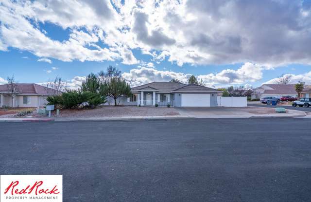 Charming 3 Bedroom Home in Santa Clara - 3503 Chalet Drive, Santa Clara, UT 84765