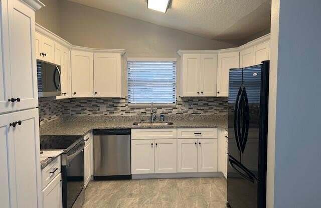 905 Fruitwood Place Gallery 2
