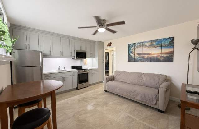 Hawaiian Crown - 1 bedroom, 1 bath, 1 parking - Furnished Gallery 1